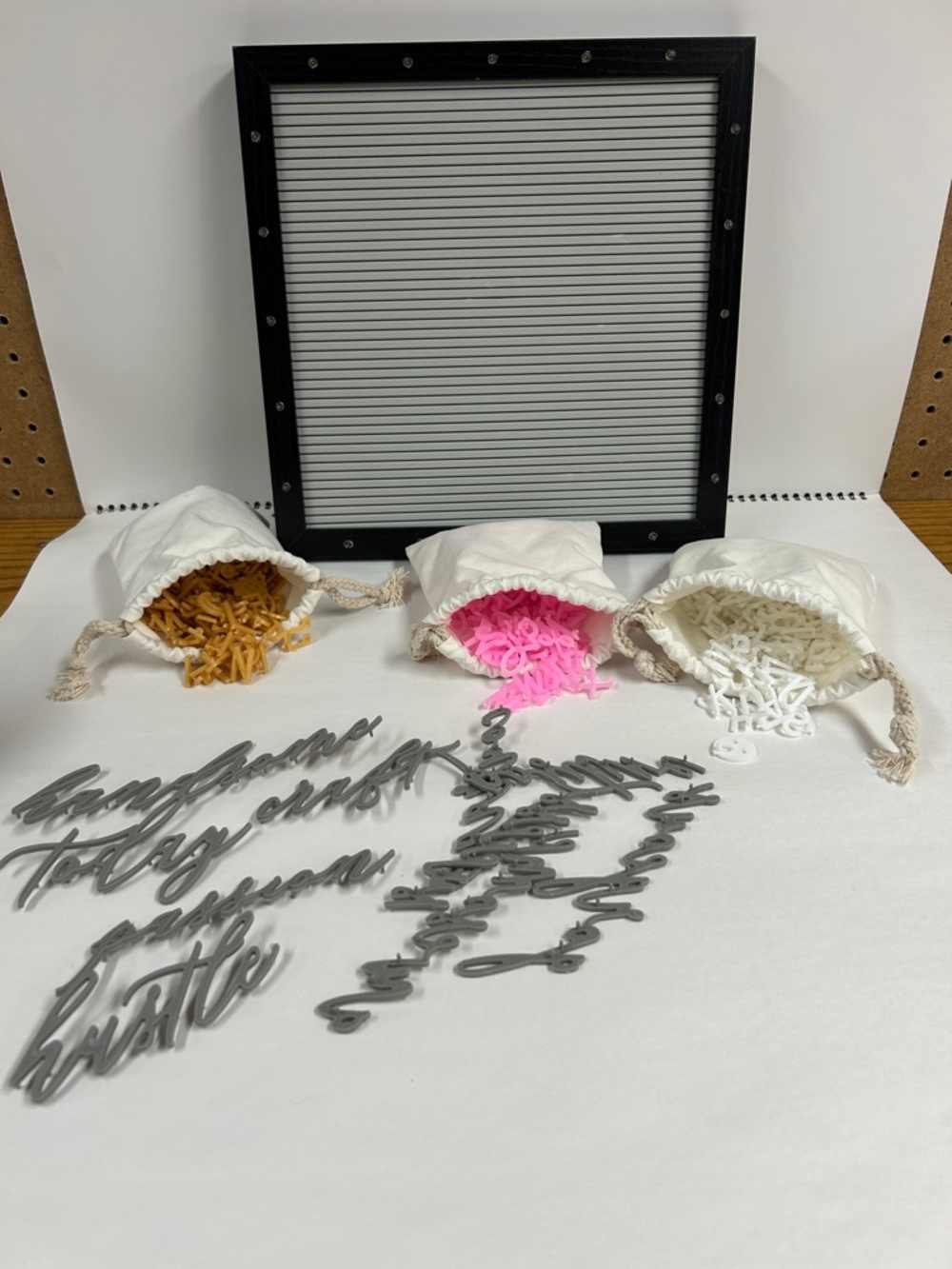Interchangeable Letter Board with Assorted Plastic Letters